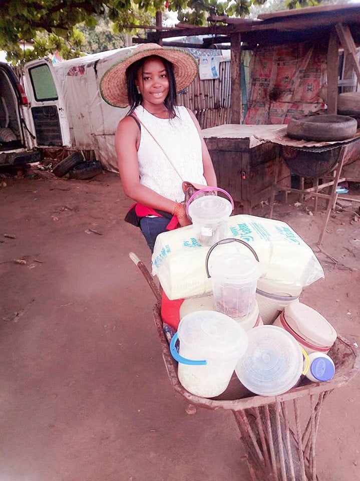I make more than salary earners - Graduate who sells food using a wheelbarrow