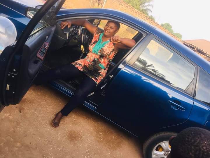 Lady gifts her mom a new car