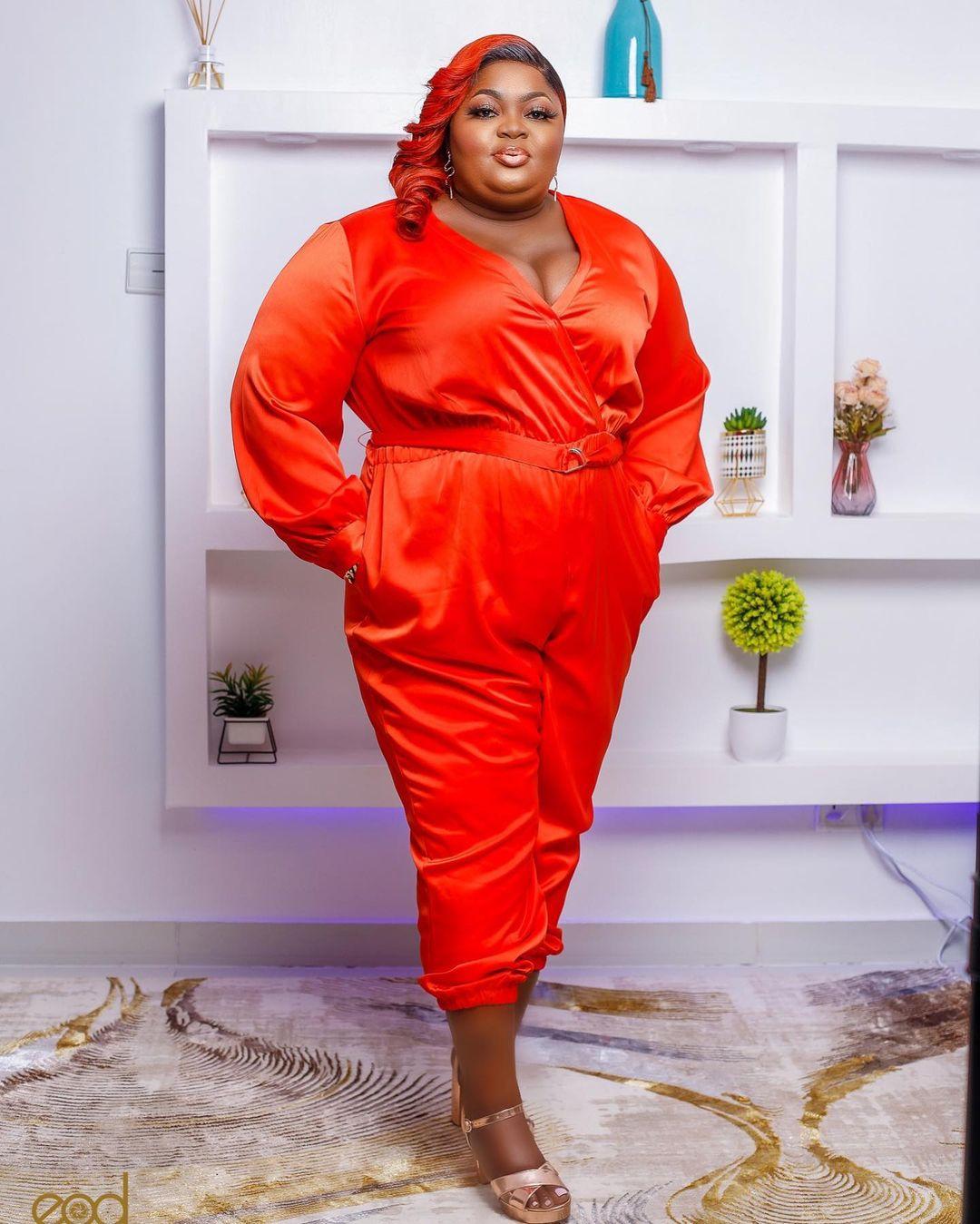 "Looking like LAWMA staff" - Eniola Badmus dragged over outfit to Headies