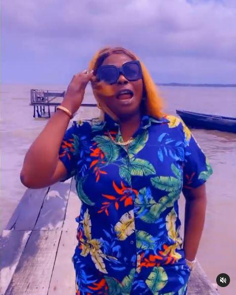 "You saw how they were spraying money but didn't you see how they are treating their wives" - Politician Mama T asks men idolizing Obi Cubana and E-money (Video)