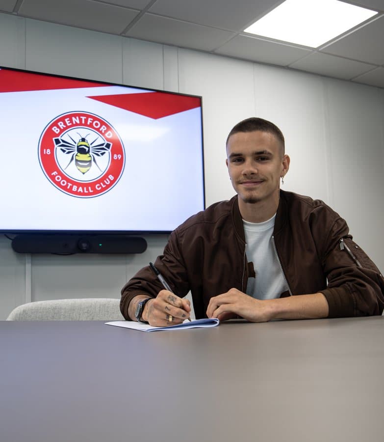 Romeo Beckham signs one-year deal with Brentford's B team