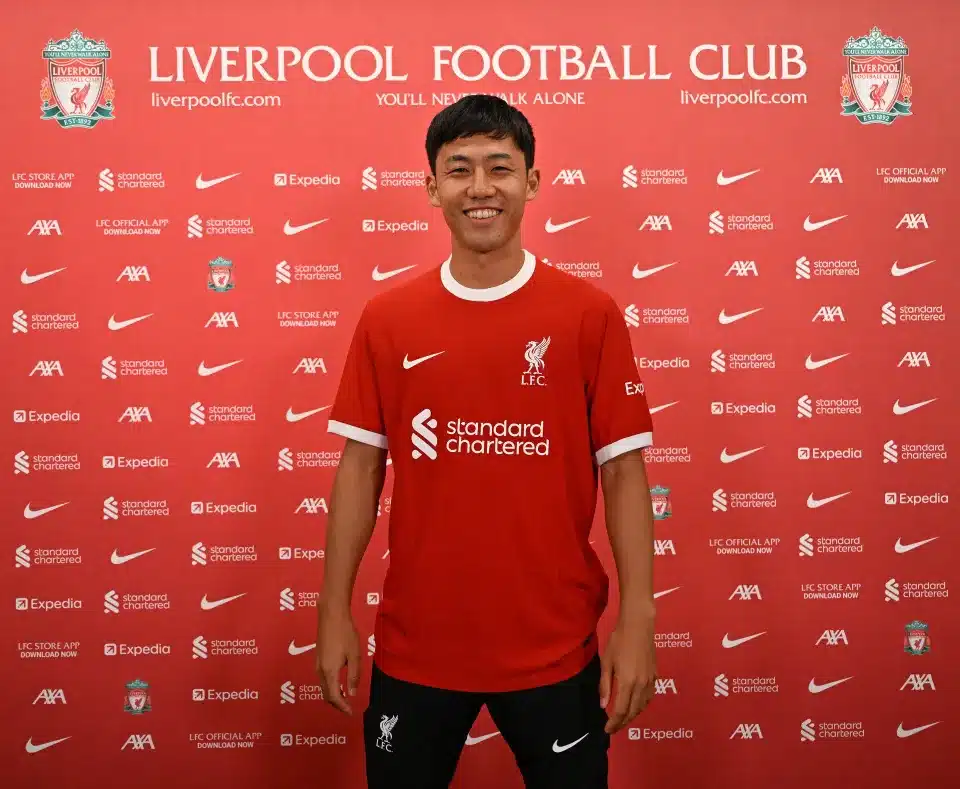 Liverpool signs Wataru Endo from Stuttgart 