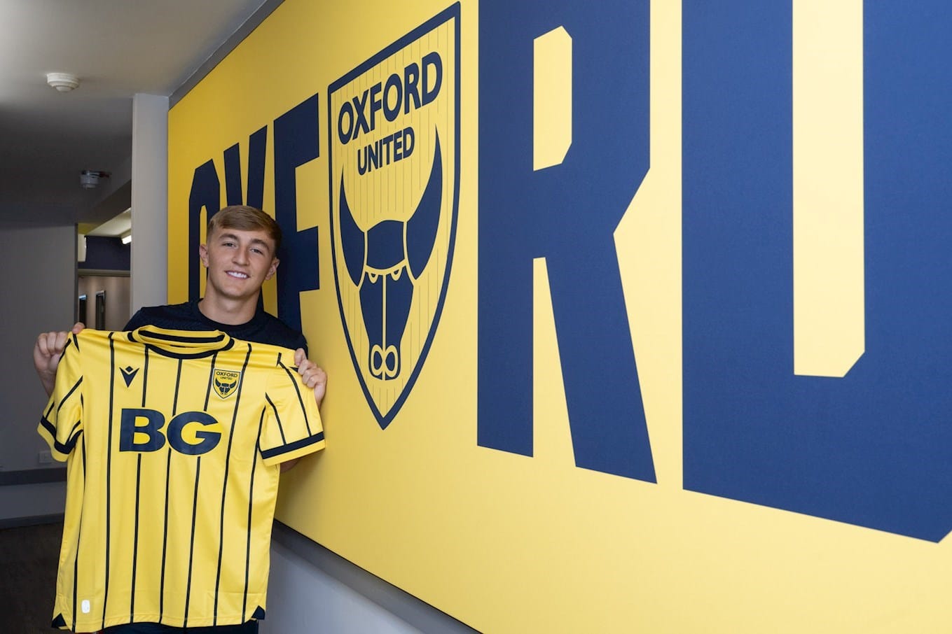 Max Woltman leaves Liverpool for Oxford United 