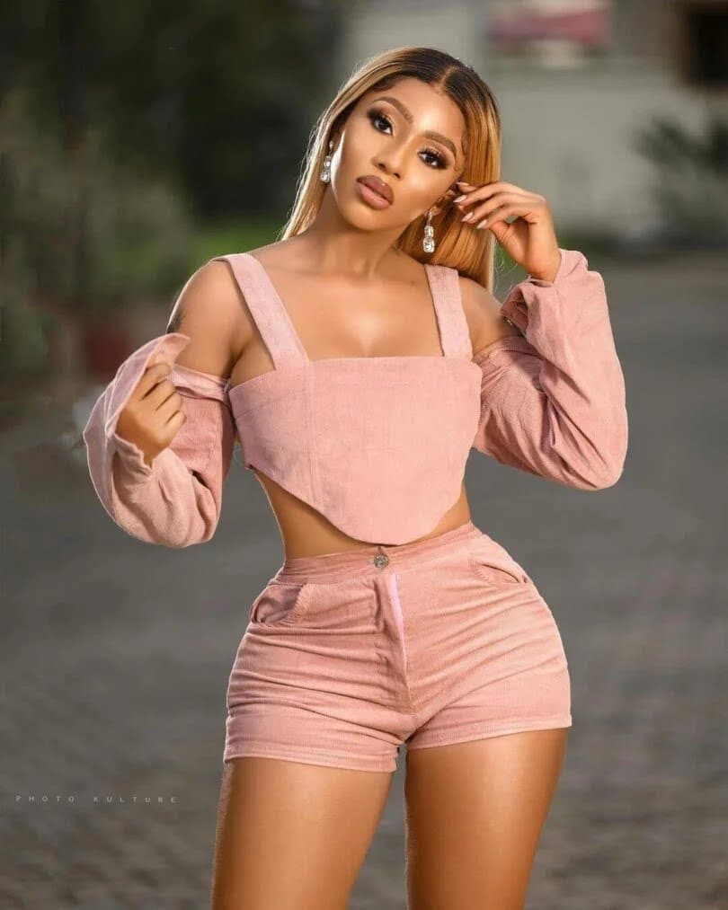 "This one no go faithful for marriage" – Reactions as Mercy Eke immediately stops kissing Pere as Ilebaye spots Whitemoney coming 