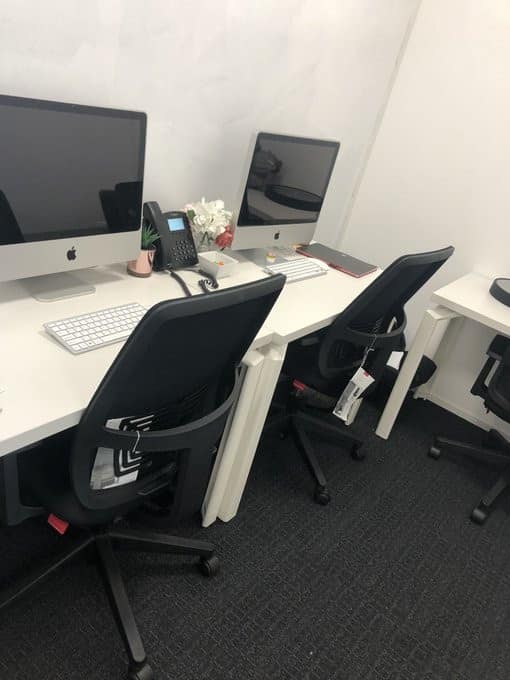 25-year-old Nigerian lady quits her £50,000 job to fully face her side hustle