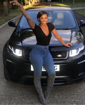 25-year-old Nigerian lady quits her £50,000 job to fully face her side hustle