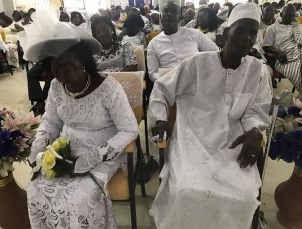 96-year-old man marries 93-year-old lover after 50 years of dating (photos)