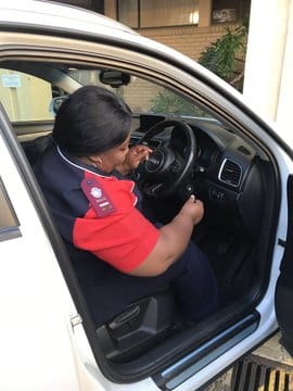 Mum breaks down in tears as her daughter surprised her with a car (video)