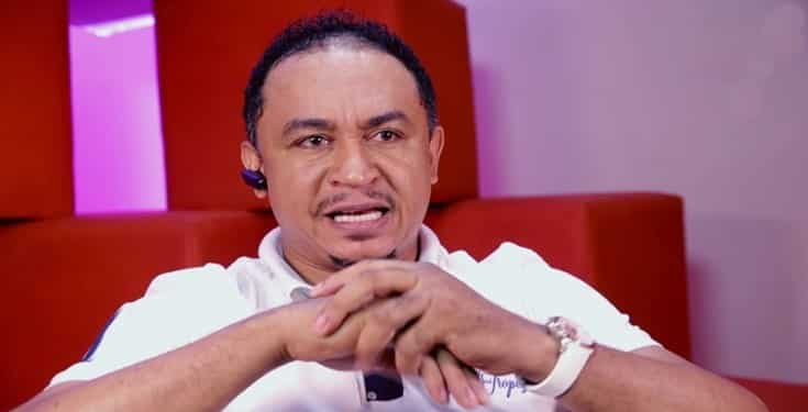 #Xenophobia: Daddy Freeze narrowly escapes death as protesters in Lagos “attack white men