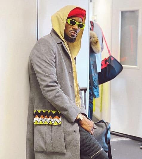 “Back on my daddy duties” - D'banj enjoys a stroll with his newborn baby (Video) 