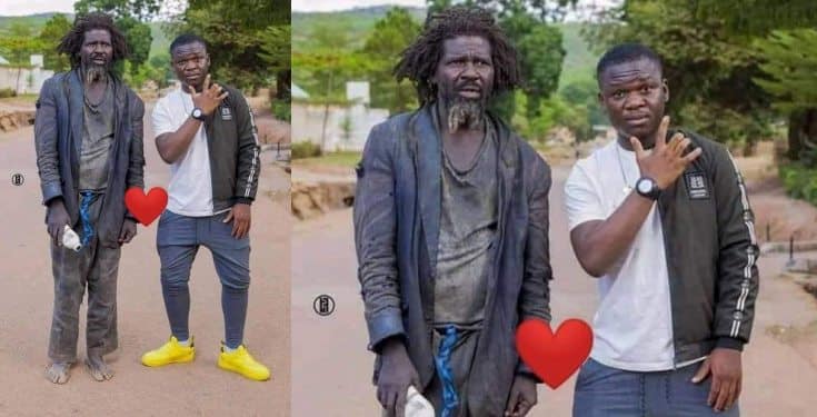 Man melts hearts after posing with mentally challenged father