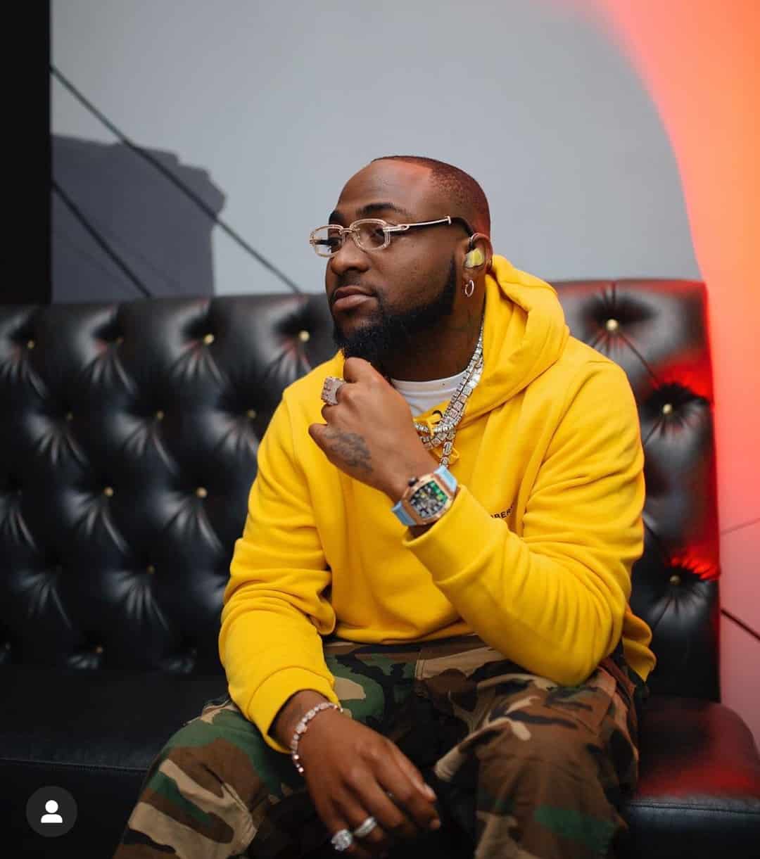 Watch the moment Davido snubbed a guy on IG Live (Video)