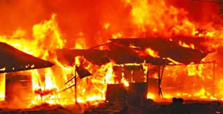 Fire Razes Shops In Lagos