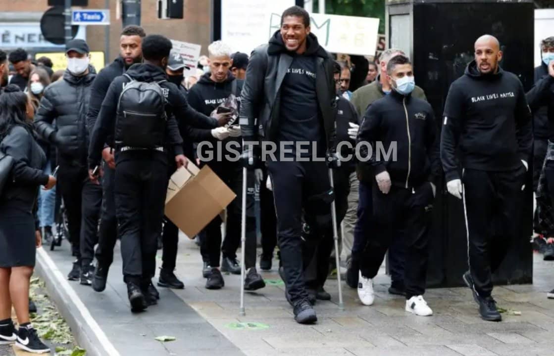 Anthony Joshua attends #BlackLivesMatter protest despite injury (Photos/Video) 2