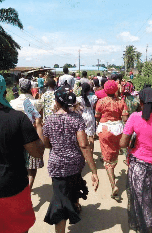 Rev. leads church to protest