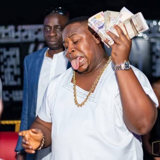 Davido Takes Few Friends On A Holiday Treat