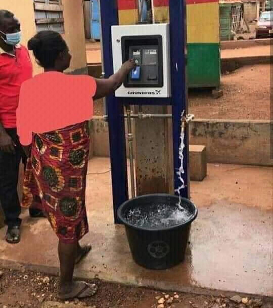 Le Ghana fabrique un distributeur d'eau qui fonctionne avec une carte ATM (photos)