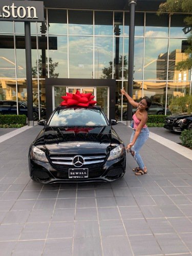 Parents gift lady Benz