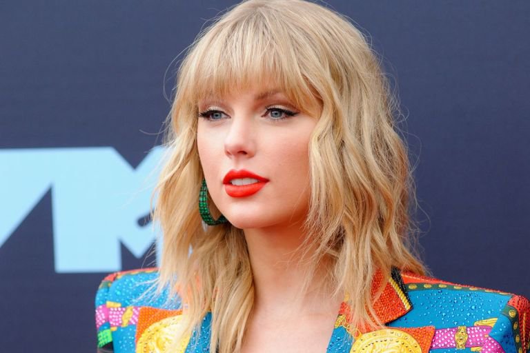 Taylor Swift Sets New Record