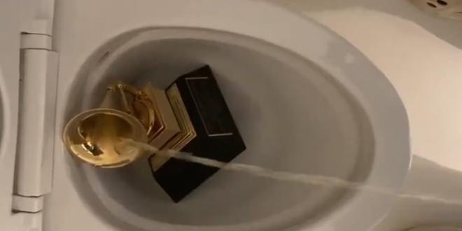 Kanye West urinates on Grammy