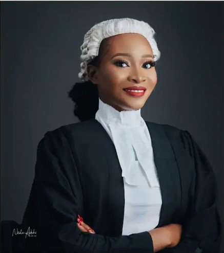 Lady Bags First Class In Law