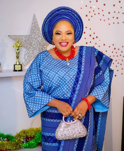 Toyin Abraham's husband makes her hair