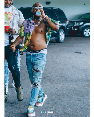 "6 packs is overrated" - Davido says