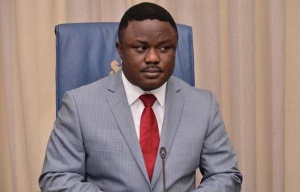 Ben Ayade looting