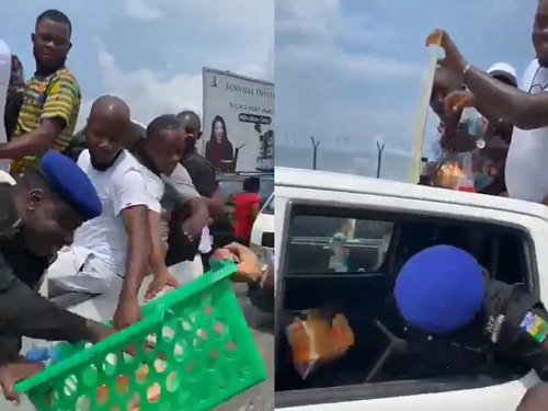 Officer Drags Bread at #EndSARS