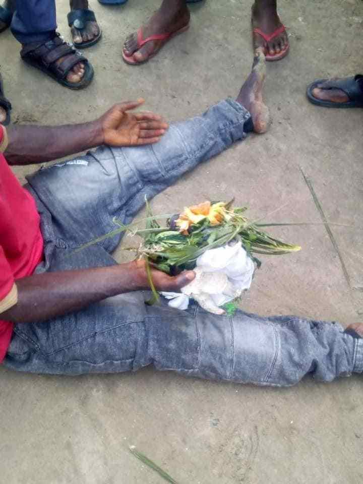 Man caught making incantations with fetish items at a cemetery in Rivers state