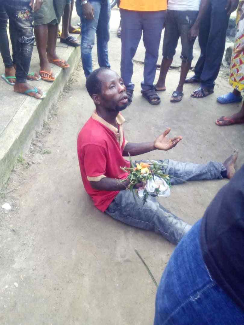 Man caught making incantations with fetish items at a cemetery in Rivers state