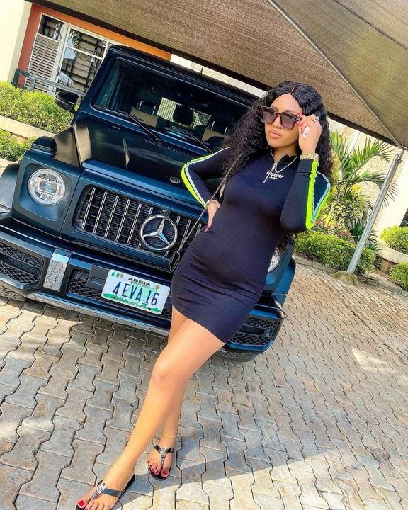 Regina Daniels Mercedes benz g-wagon