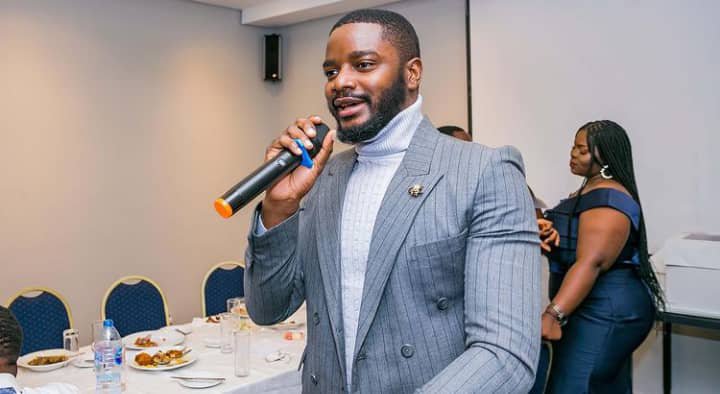 Leo on date with jobless woman