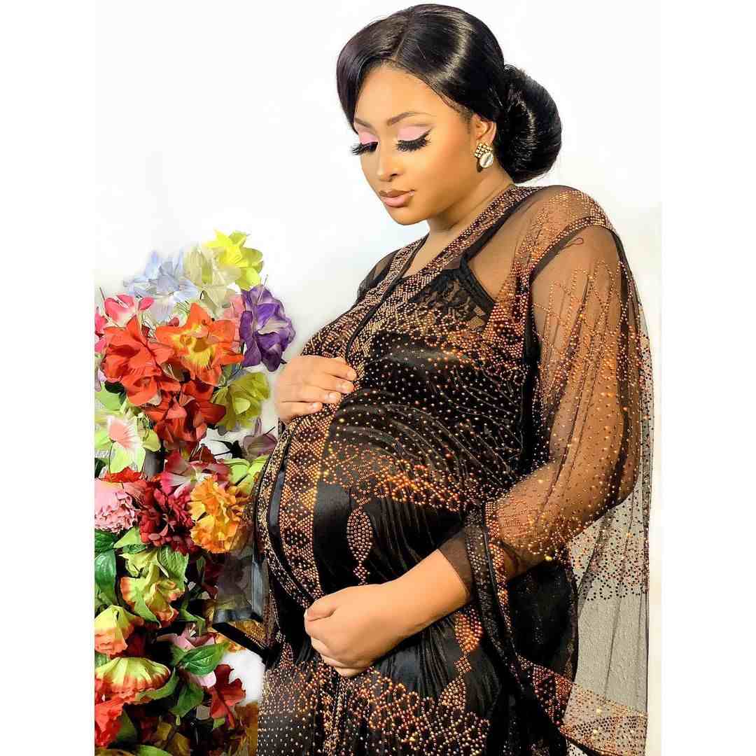 Etinosa Idemudia pregnant baby instagram