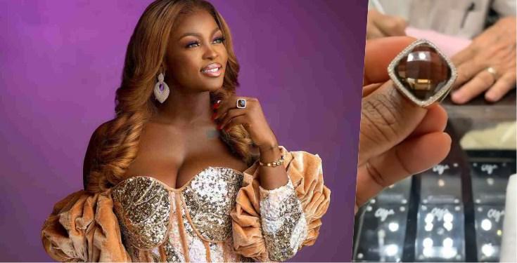 Ka3na shows off diamond ring as she announces wedding anniversary (Video)