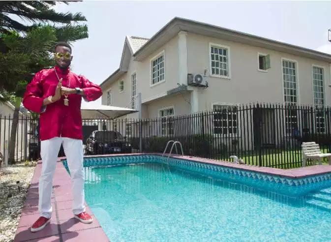 dbanj swimming pool