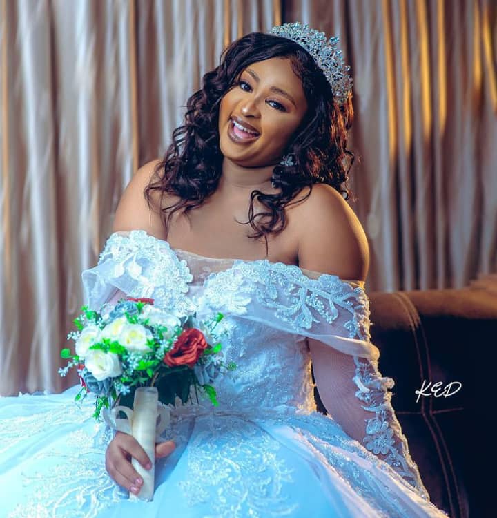 "A woman’s happiest day" – Etinosa
