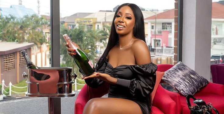 Tolani Baj advises women