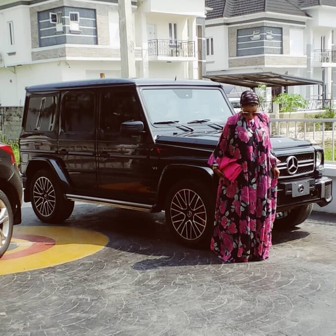 Lizzy Anjorin G-Wagon