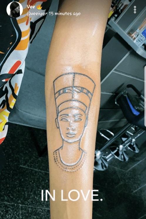 Vee gets tattoo of ancient Egyptian Queen, Nefertiti 