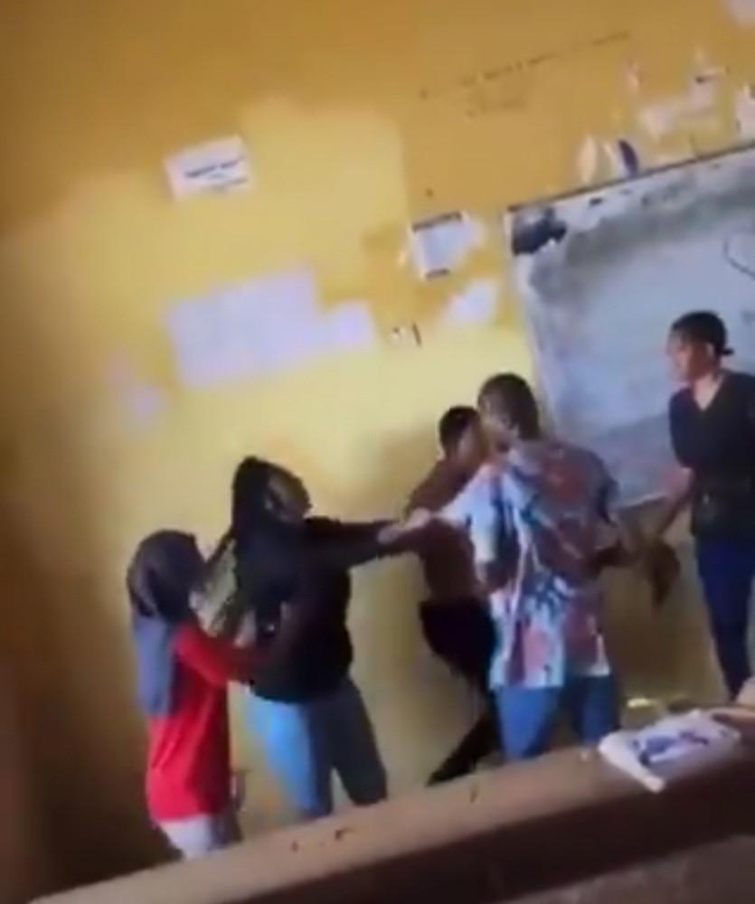Student fights lecturer