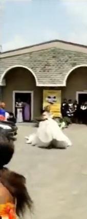 Bride in tears as Pastor refuses to join couple because of 5 minutes lateness to Church (Video)