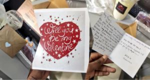 Man shows off romantic love note, gift from his babe ahead of Valentine