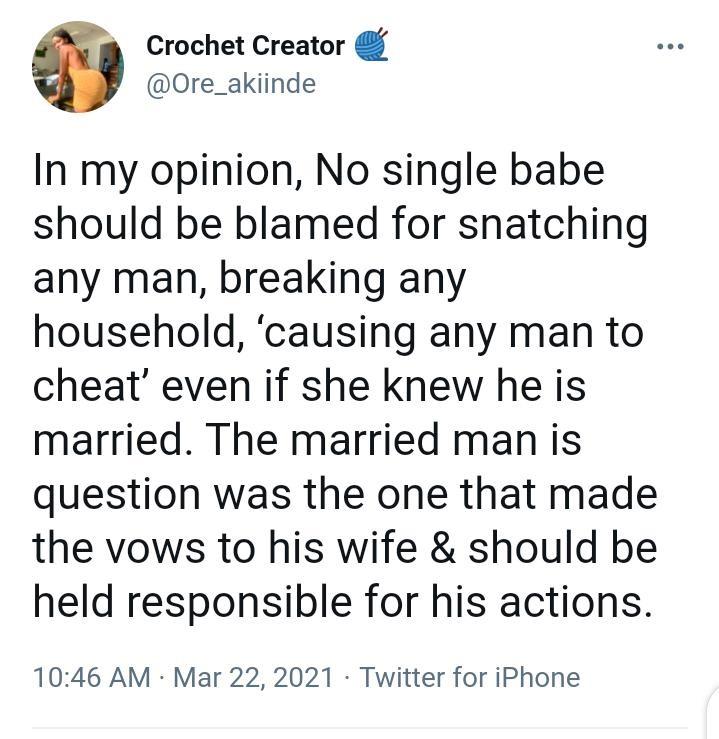 lady snatching blamed man