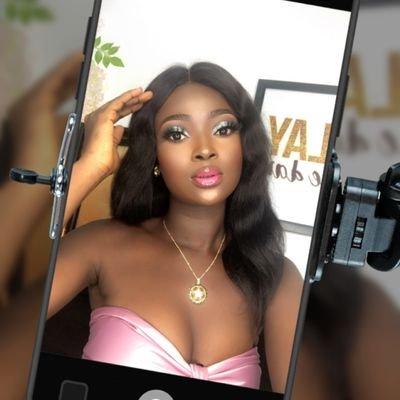 Man engages another lady after telling his girlfriend to quit work over advances from boss