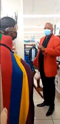 Man gets kicked out of shopping mall over 'indecent African attire' (Video)