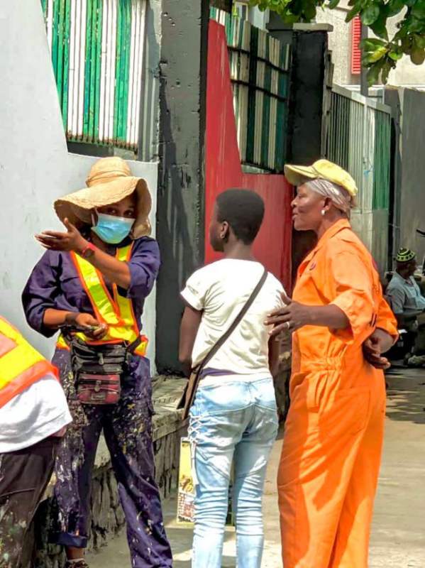 Professional artist thrilled, gives scholarship to talented daughter of LAWMA cleaner