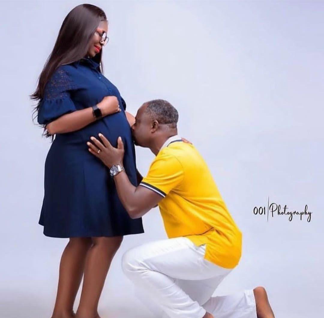 Couple shares maternal shoot ahead of first child delivery after 25 years of marriage