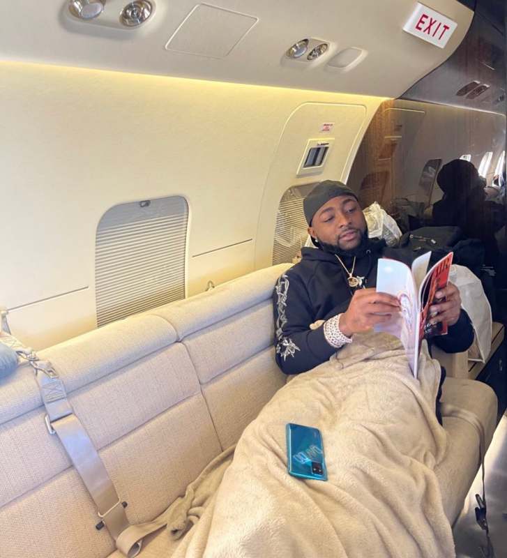 "You all won" - Davido says as he jets out of US to Ghana amid kissing saga