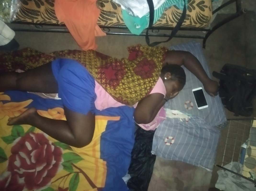 Man narrates how his girlfriend sleeps on the floor with him as he goes through rough time